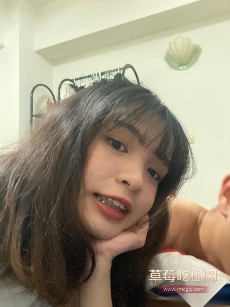 台湾外表乖巧的良家牙套妹子陈雅婷 7