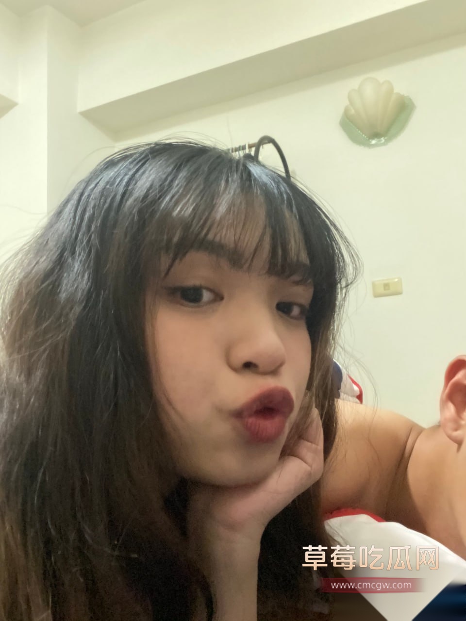 台湾外表乖巧的良家牙套妹子陈雅婷 9