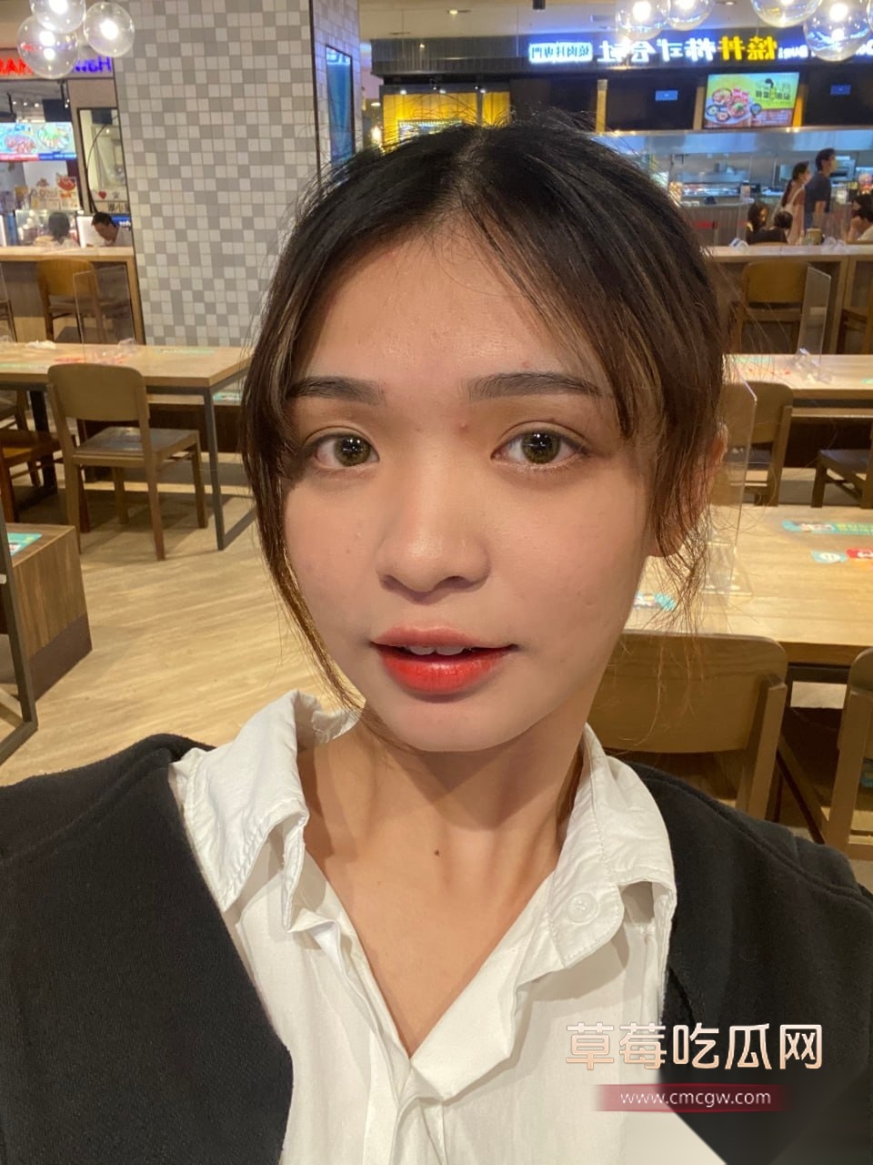 台湾外表乖巧的良家牙套妹子陈雅婷 1