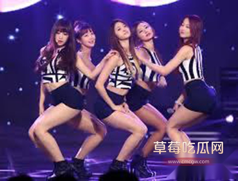 韩国女团成员Jennie酒后遭路人骚扰 2 韩国女团成员Jennie酒后遭路人骚扰 2