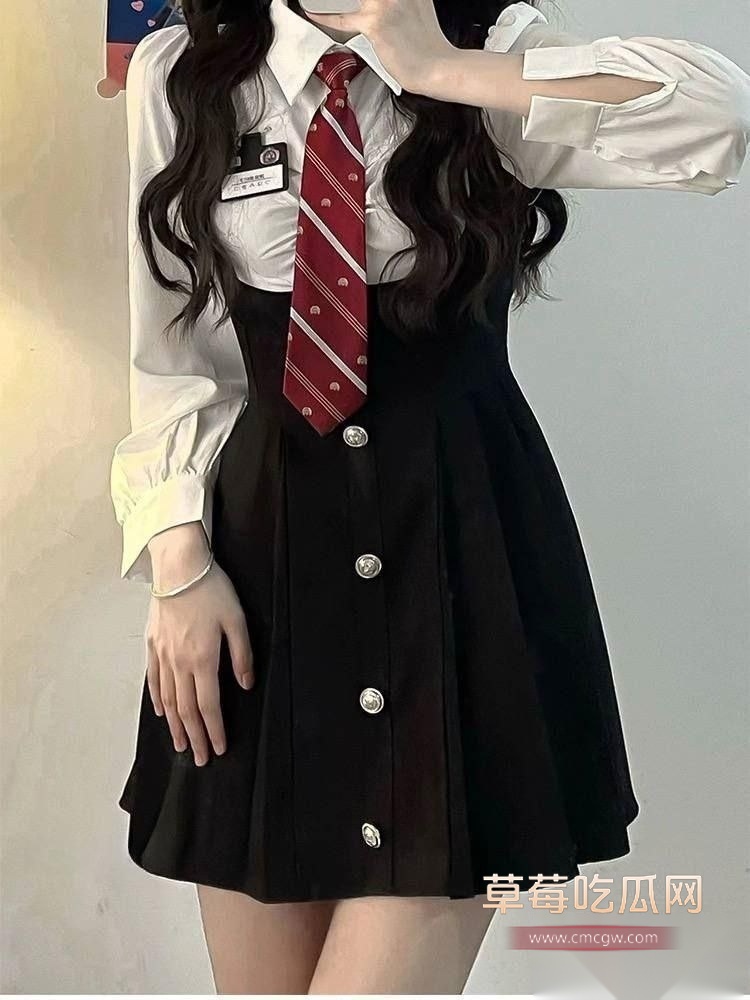 被圈养的母狗少女 1 被圈养的母狗少女 1