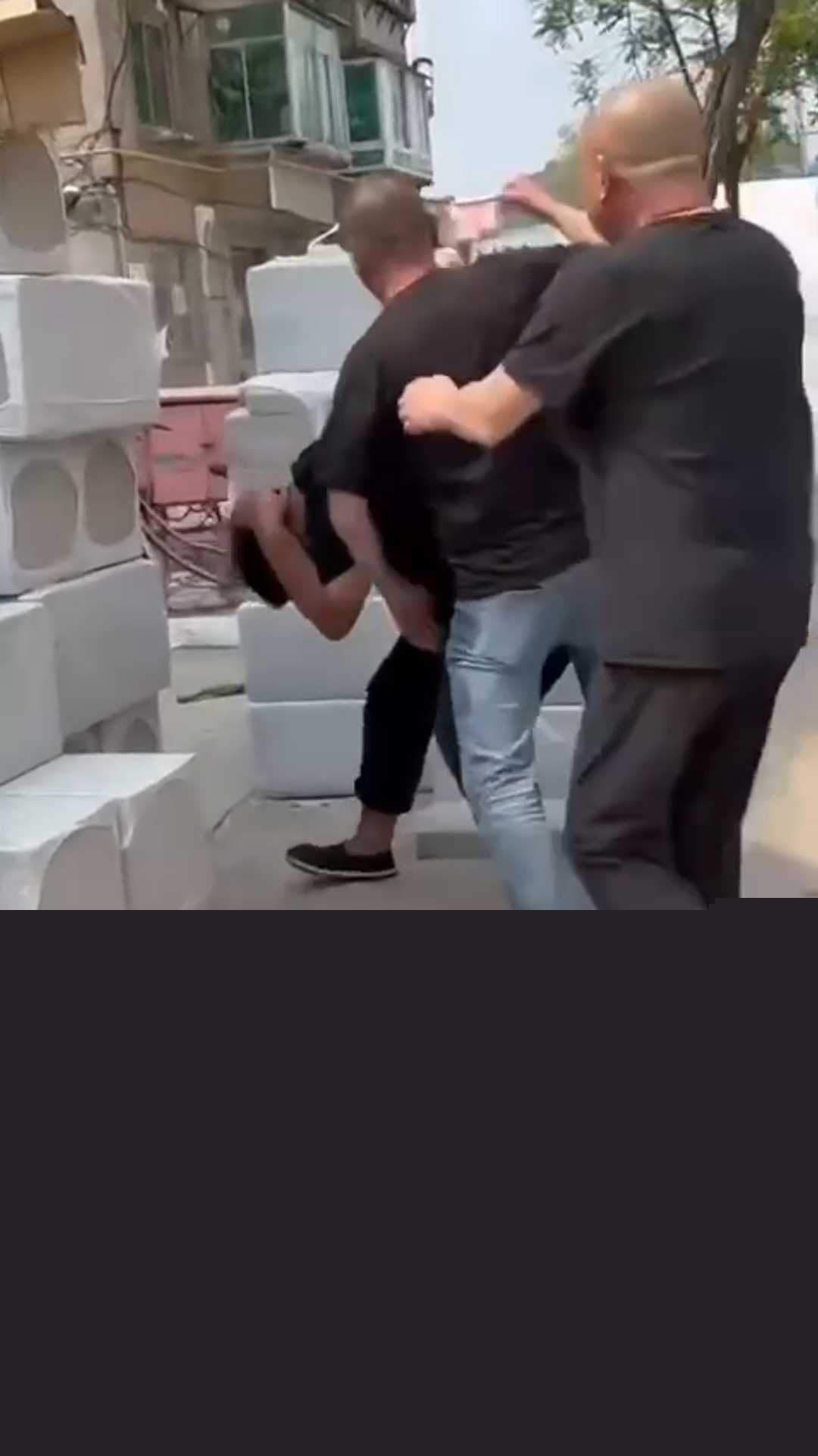 辽宁营口兆东汽配行后生仔1V2 7 辽宁营口兆东汽配行后生仔1V2 7