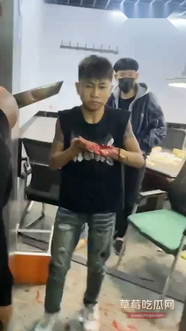 精神小伙砍人 5