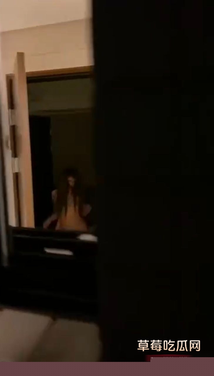 全网都在求的 小情侣做爱不关窗户 6