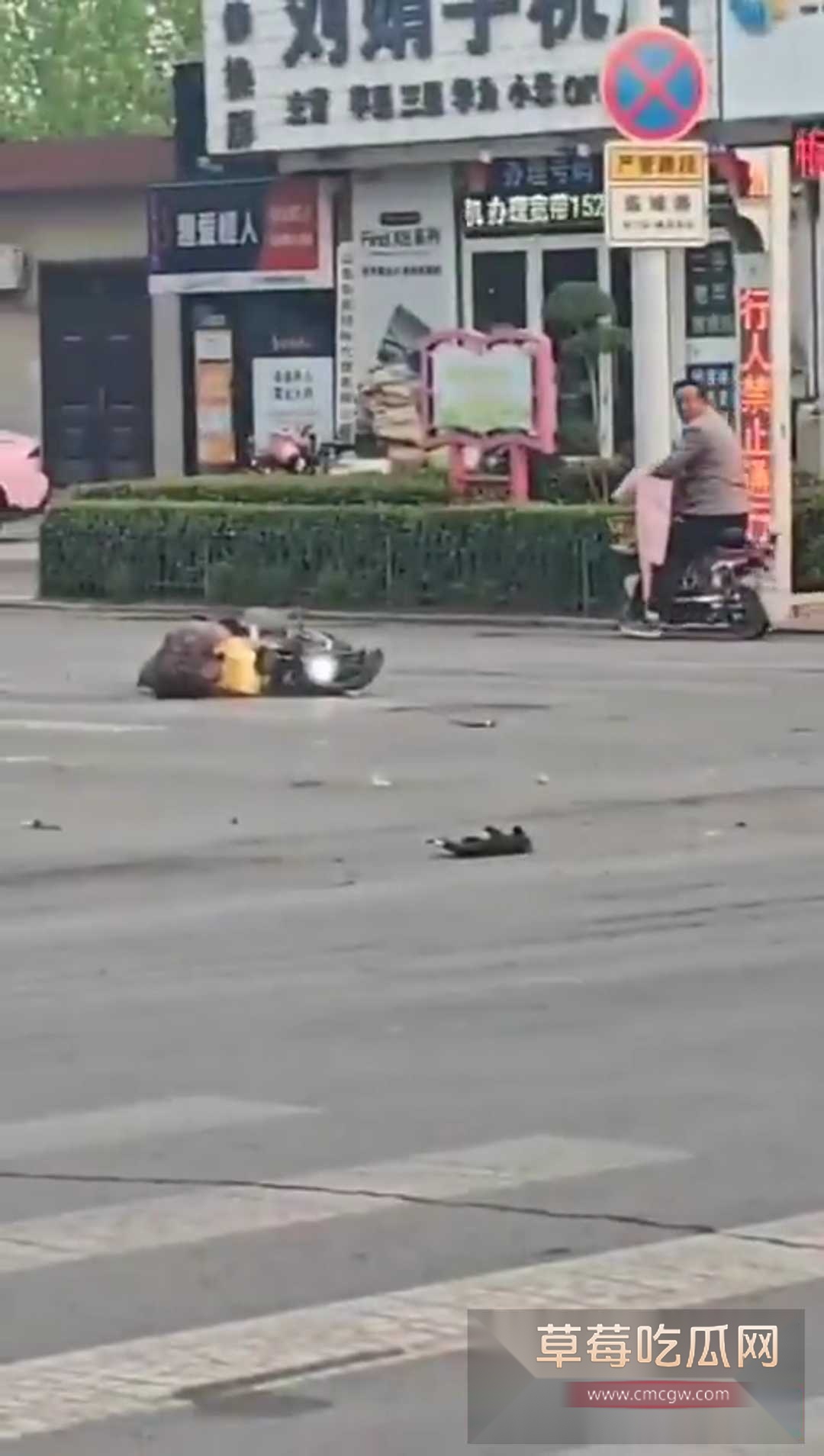 重大车祸多人受伤肇事逃逸 2