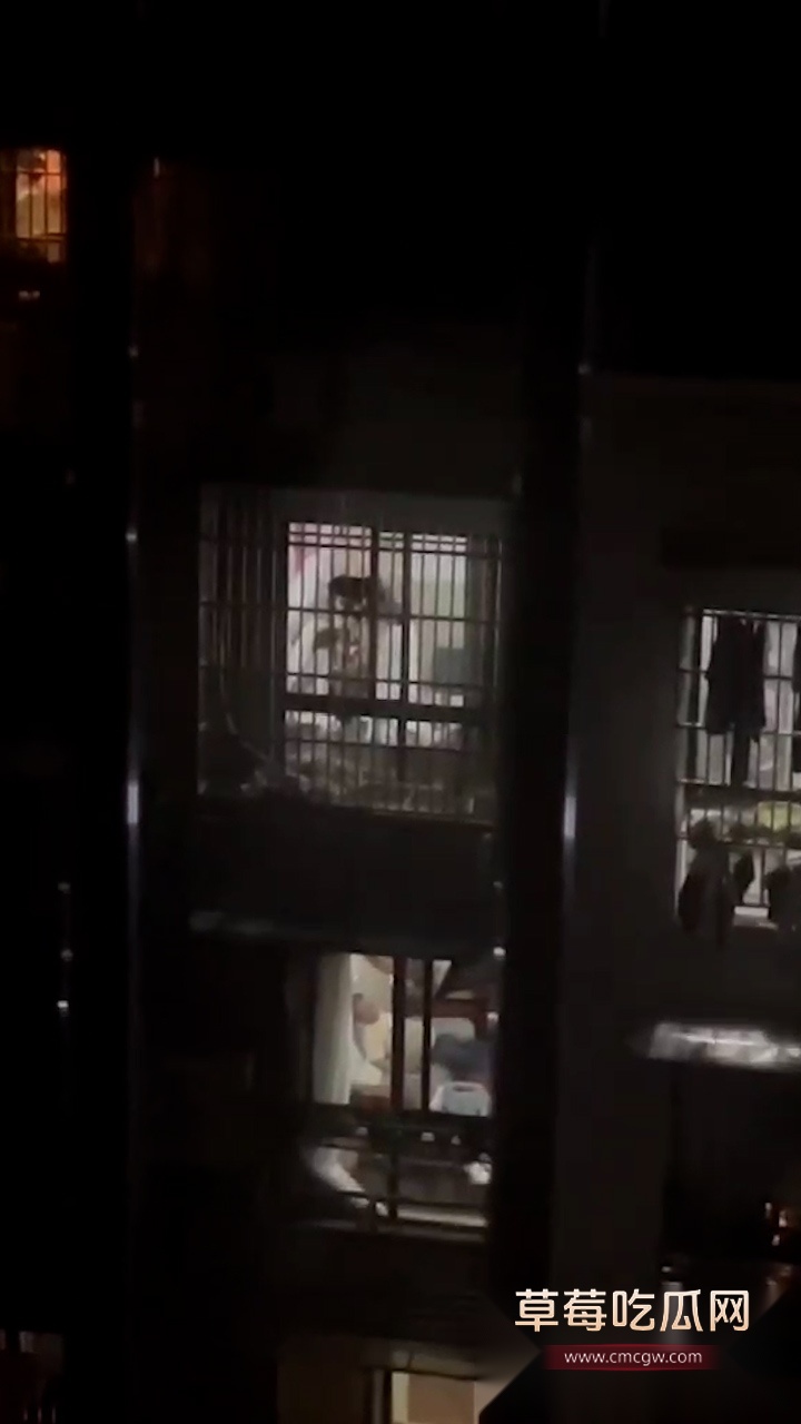 小夫妻窗前激战 5