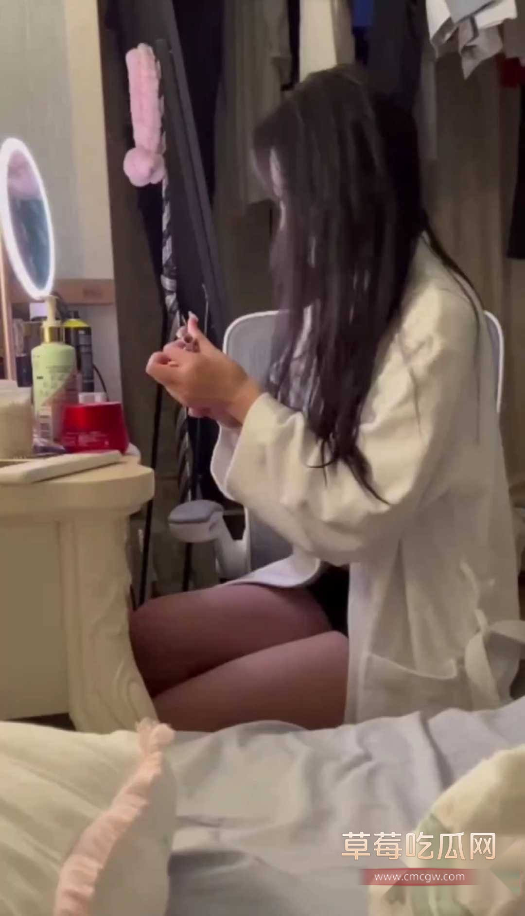 被女孩胁迫不操她不让我睡觉 3 被女孩胁迫不操她不让我睡觉 3