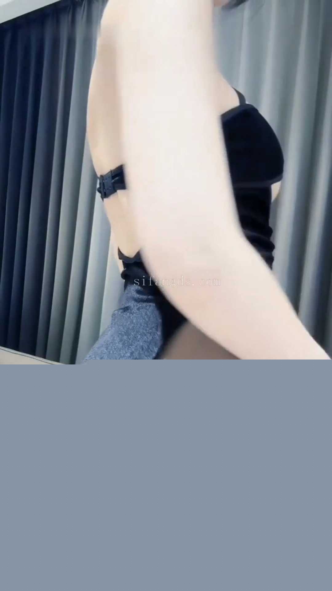 顶级大奶美女暗宝AB 1