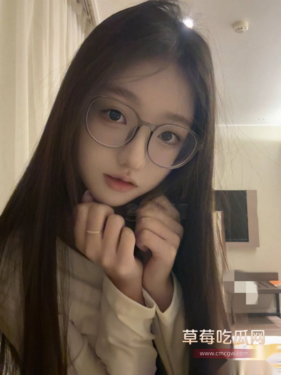 极品萌妹清水私拍  2