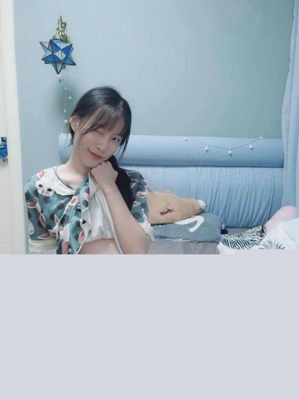 河南学生妹在家无聊玩直播1