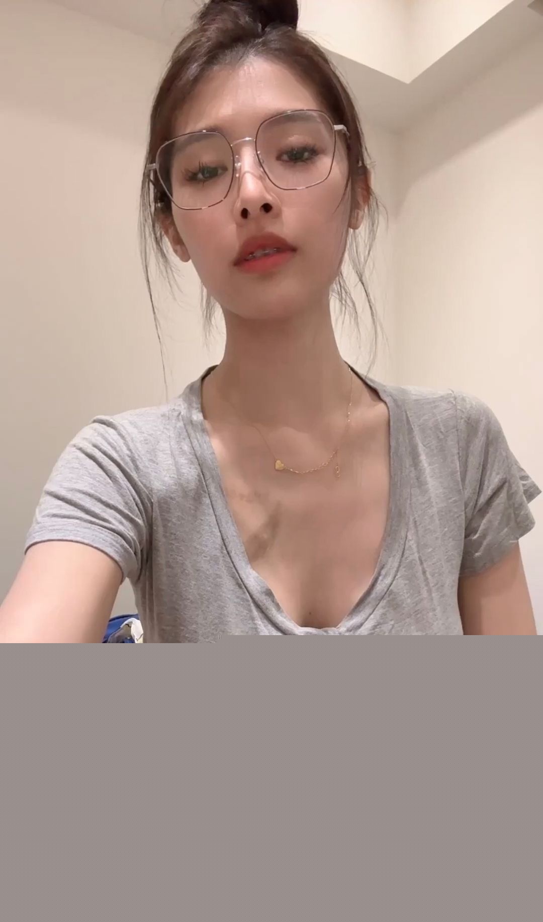 高颜值博主美胸私拍泄密1