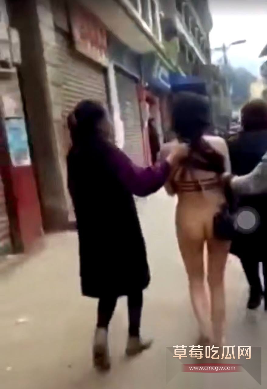 原配带小三游行 1