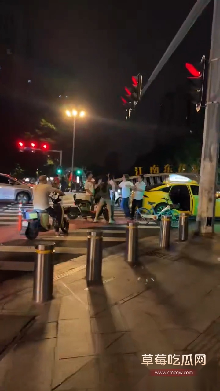 珠海街头突发冲突 1