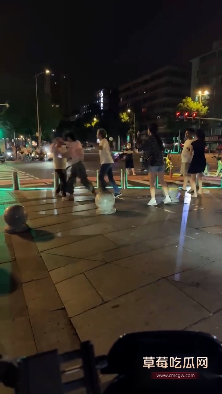 珠海街头突发冲突 4