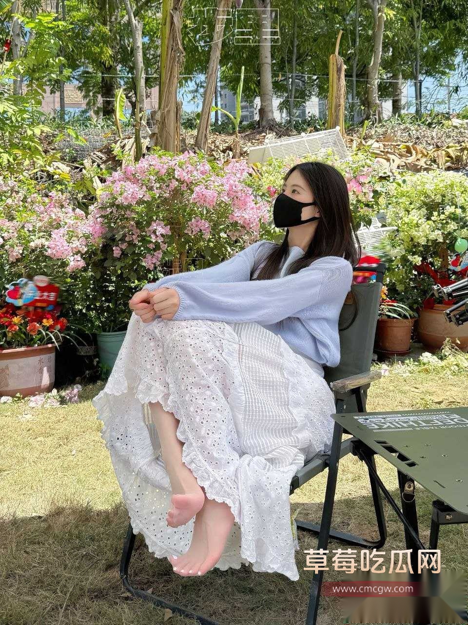 抖音三十万粉丝的玉足博主小步里 4