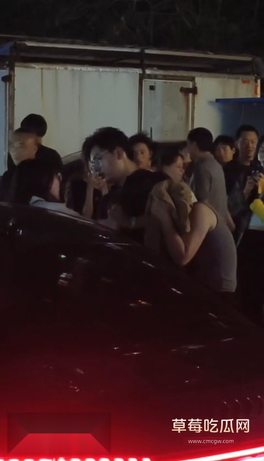 女子当街抓小三4 女子当街抓小三4