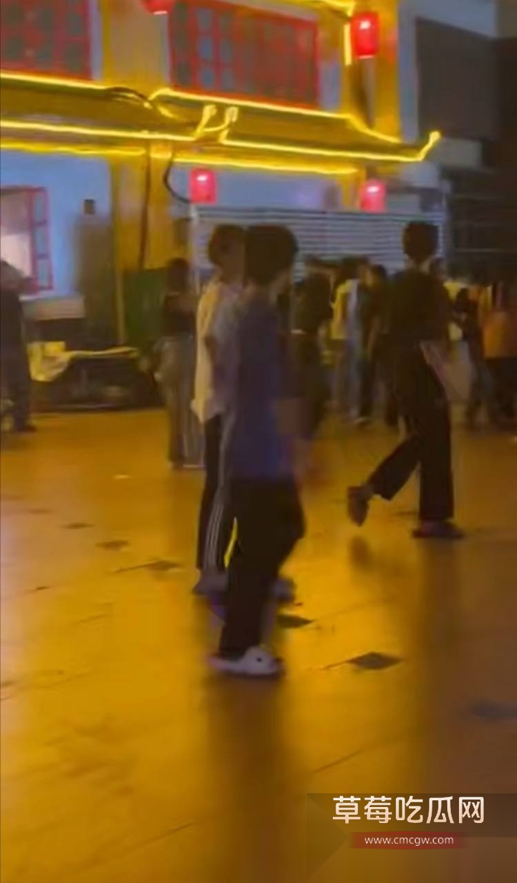 精神小妹 打群架3 精神小妹 打群架3