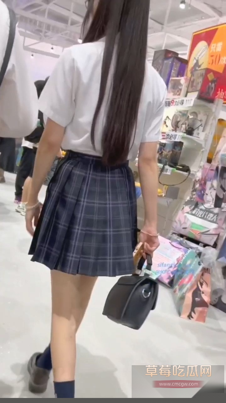 扫街抄底短裙眼镜妹 4 扫街抄底短裙眼镜妹 4