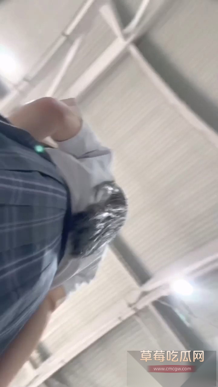 扫街抄底短裙眼镜妹 5 扫街抄底短裙眼镜妹 5