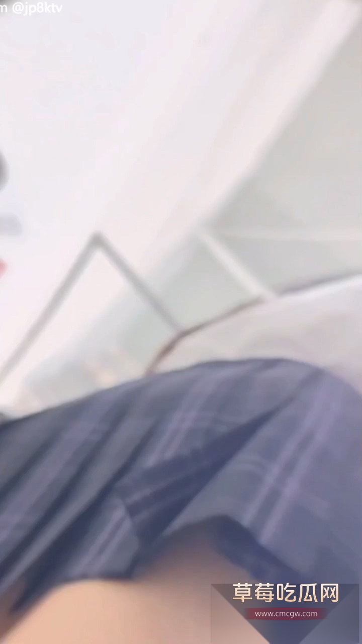 扫街抄底短裙眼镜妹 1 扫街抄底短裙眼镜妹 1