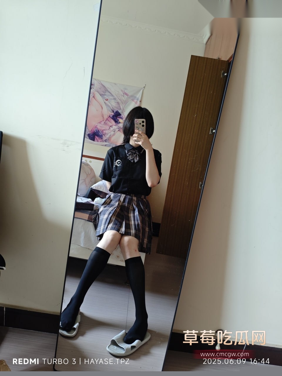 推特伪娘用刀片把蛋蛋给割下来 8