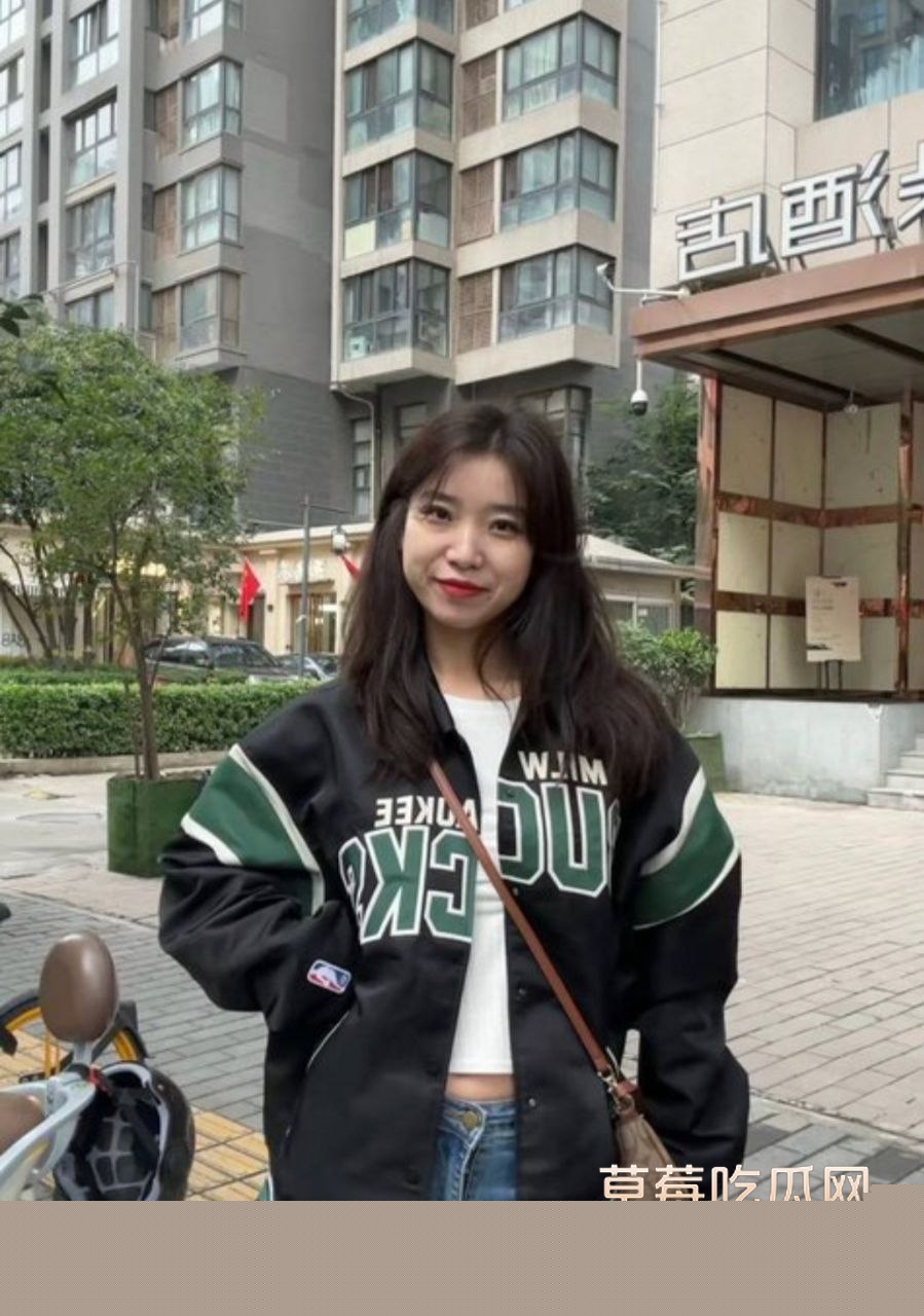 小学历史老师左茜被曝光不雅 1