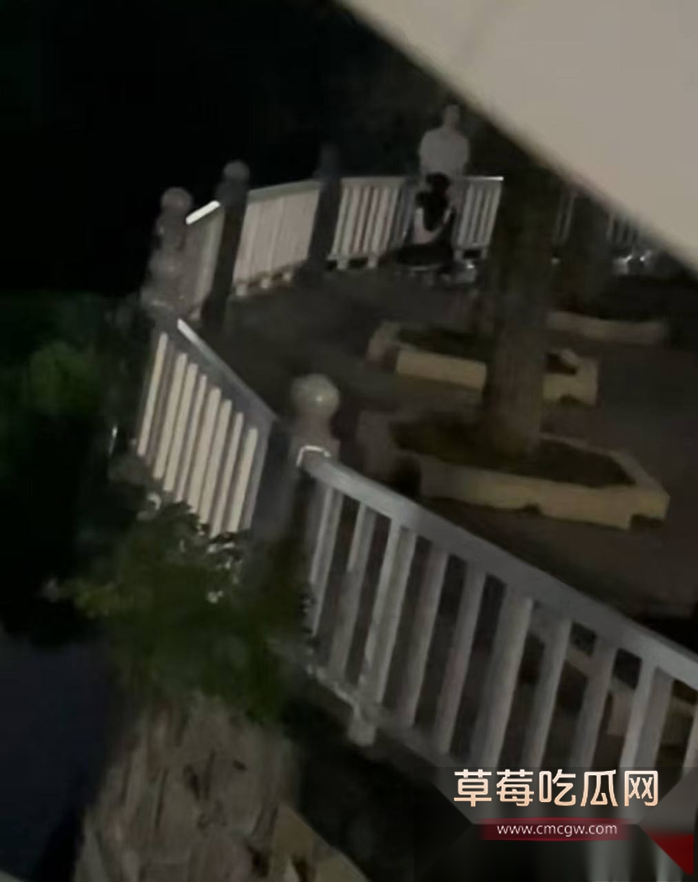 湖北经济学院JK嫩妹户外玩露出 3