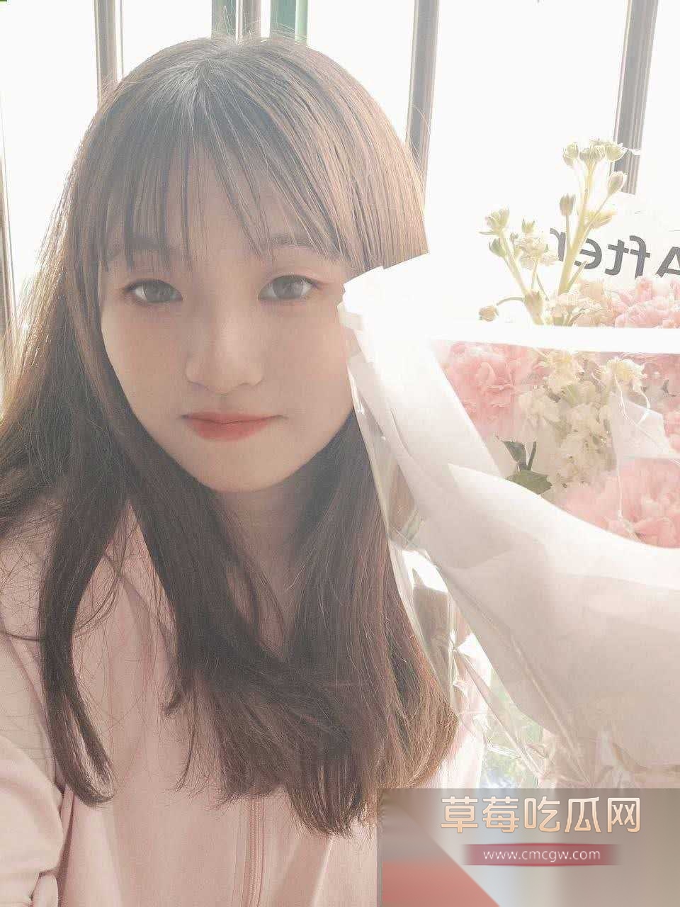 清纯大学生2.jpg 清纯大学生2.jpg