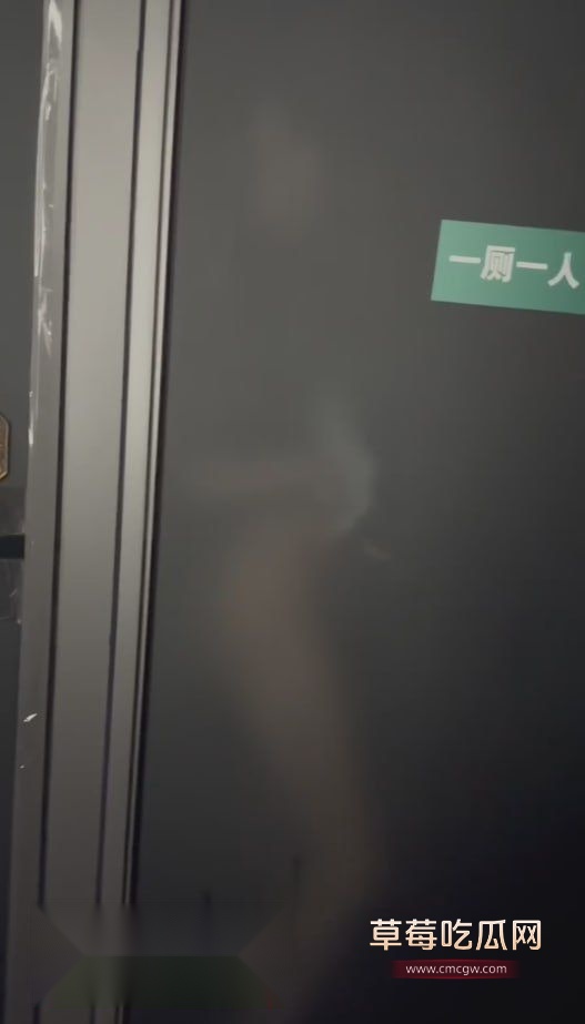 酒吧厕所情侣啪啪事件1