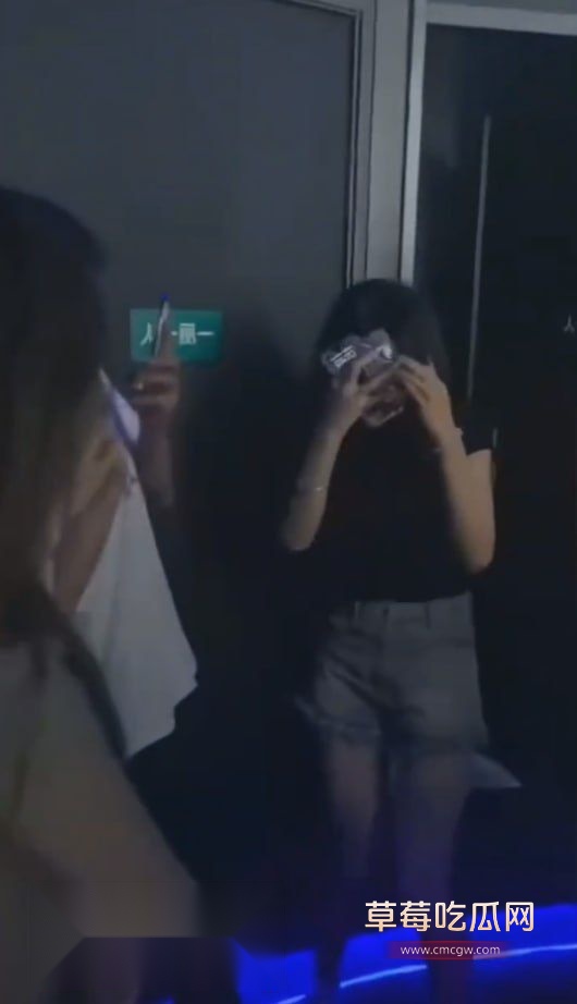 酒吧厕所情侣啪啪事件4