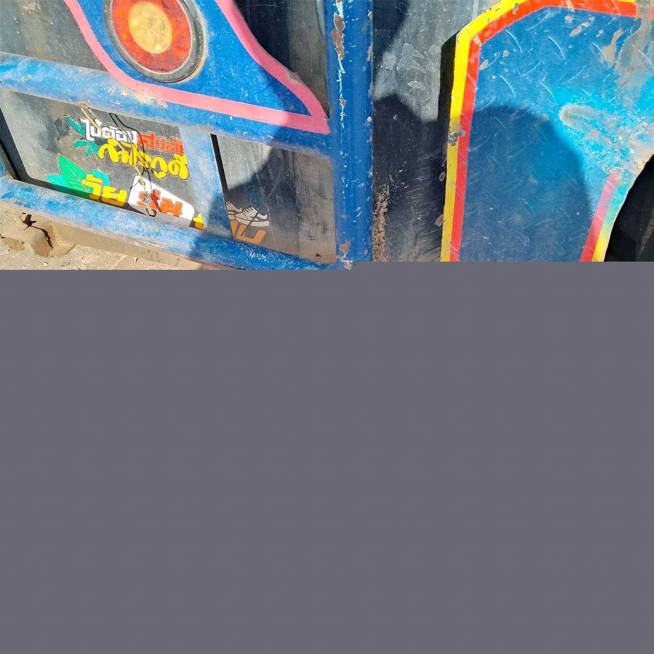 柬埔寨精神小伙飙车撞上大货车直接两半 7