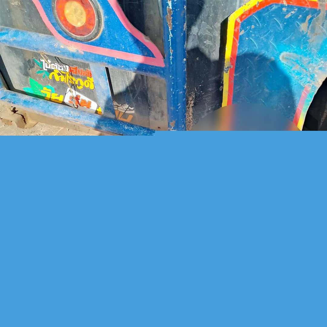 柬埔寨精神小伙飙车撞上大货车直接两半 1