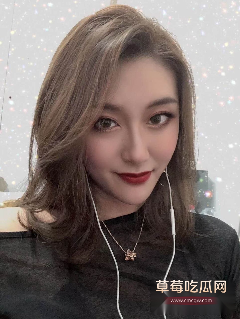 奔驰车模不雅私拍 2 奔驰车模不雅私拍 2