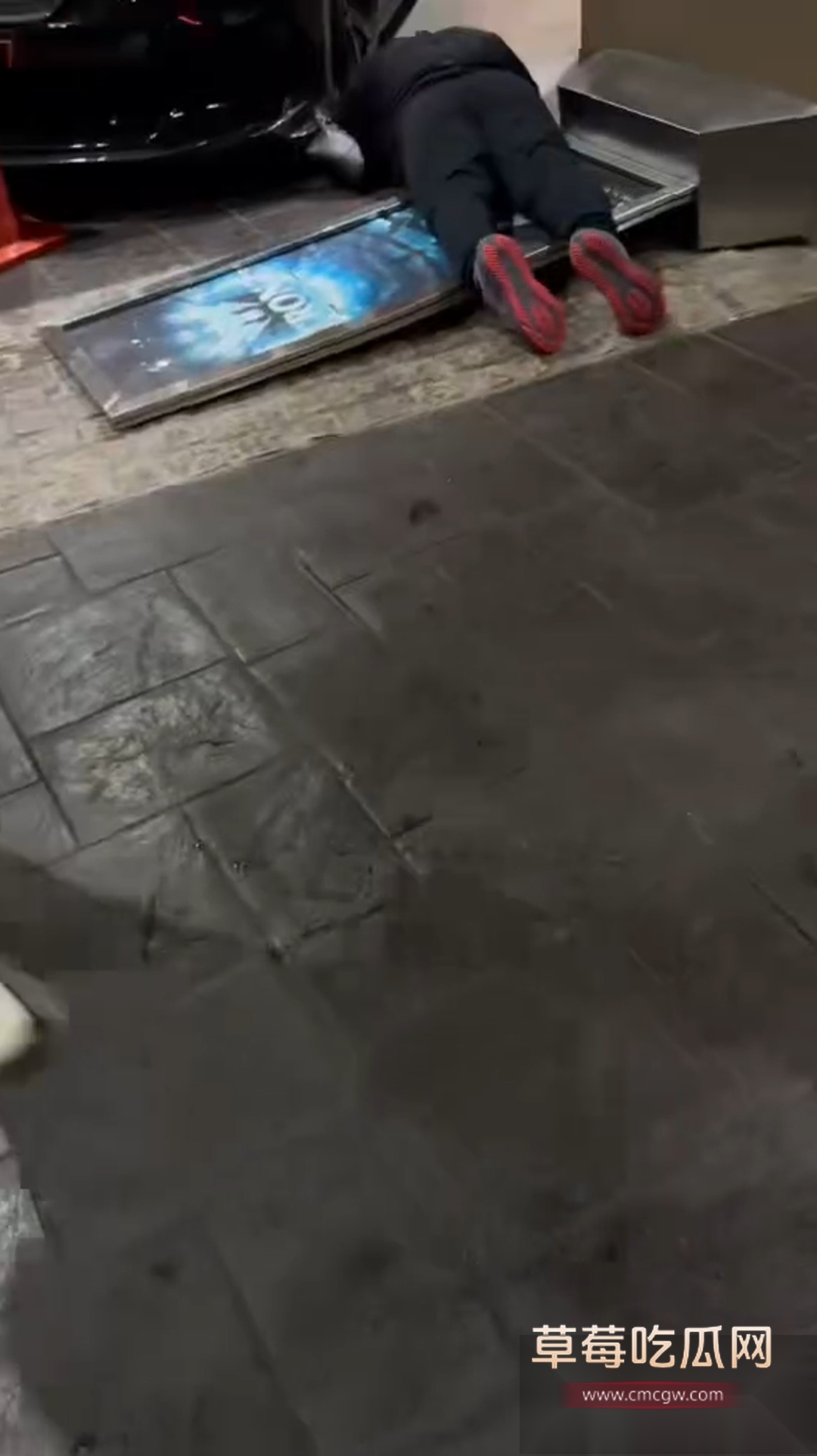 吉隆坡华裔男子被抢手埋伏 1