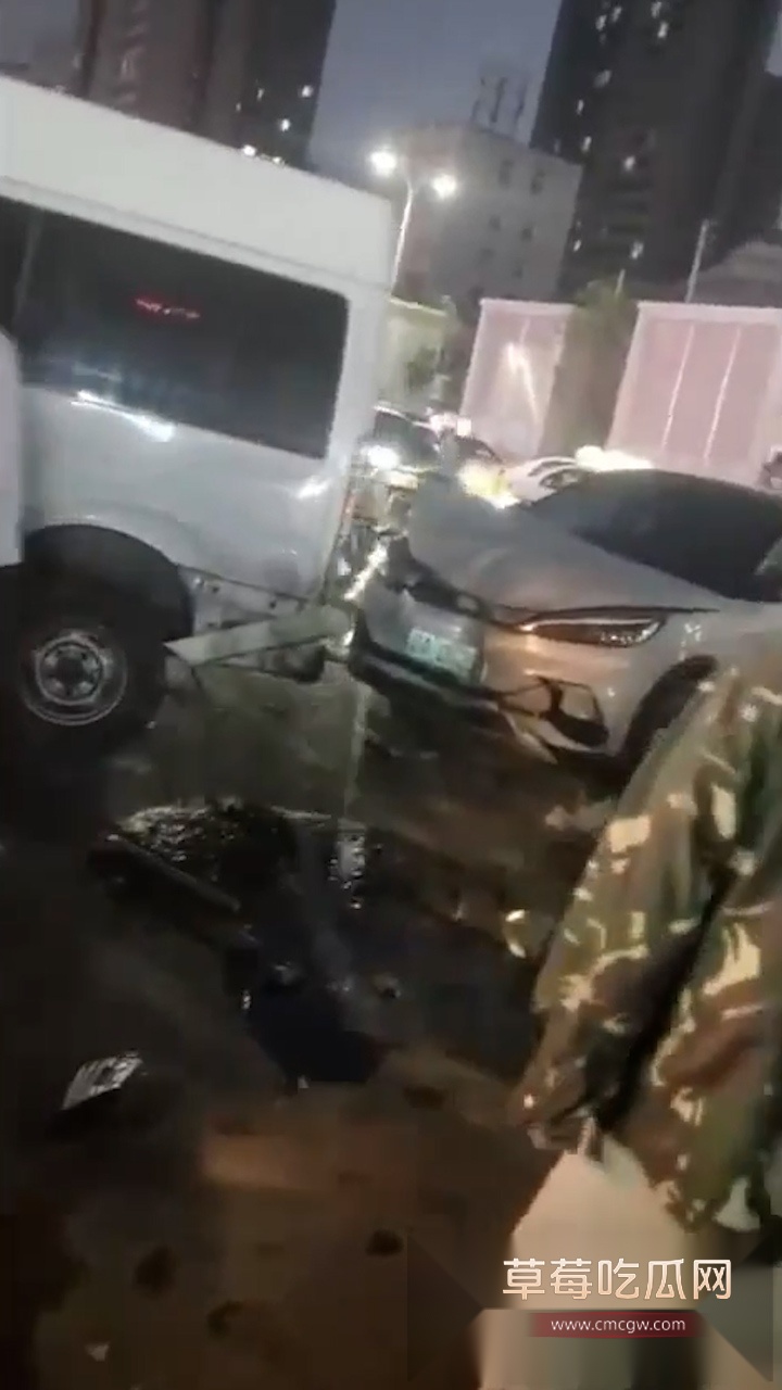 头条竖.00002517.Still024