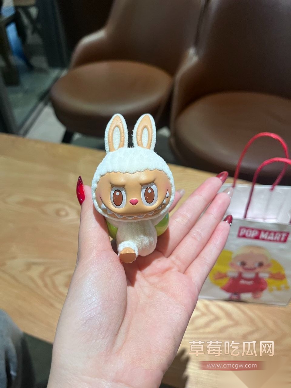 高颜大三母狗喜欢收藏labubu 6