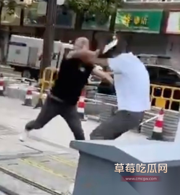 浙江嘉兴斜西街多人街头持械斗殴 5 浙江嘉兴斜西街多人街头持械斗殴 5