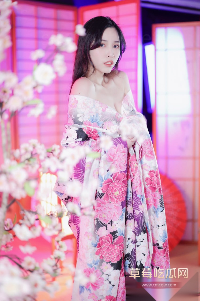 強制高潮N次  玩具四点抽插翻白眼 9