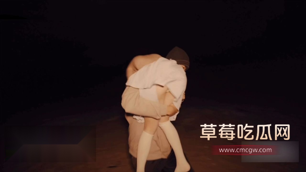 学生妹被三名壮汉强行带到沙滩上发生关系3 学生妹被三名壮汉强行带到沙滩上发生关系3