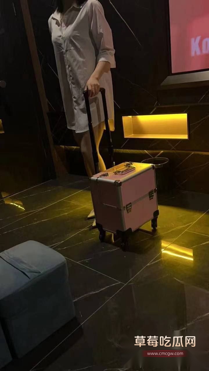 技师与客人搞上被开除 4