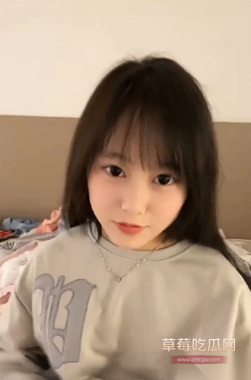 调教女友口交 1