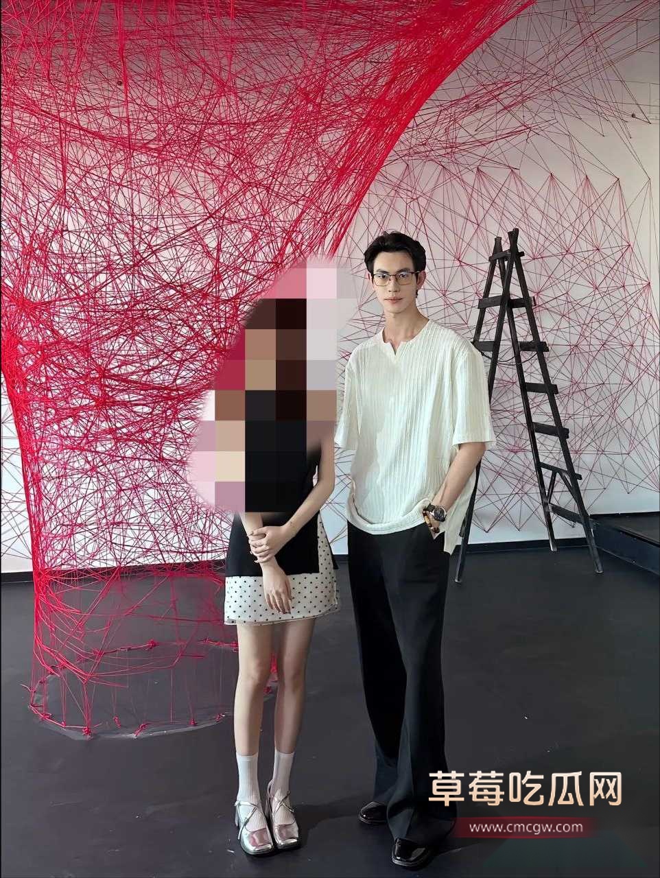 兔瑶叽和刷礼物的大哥在一起4.jpg 兔瑶叽和刷礼物的大哥在一起4.jpg