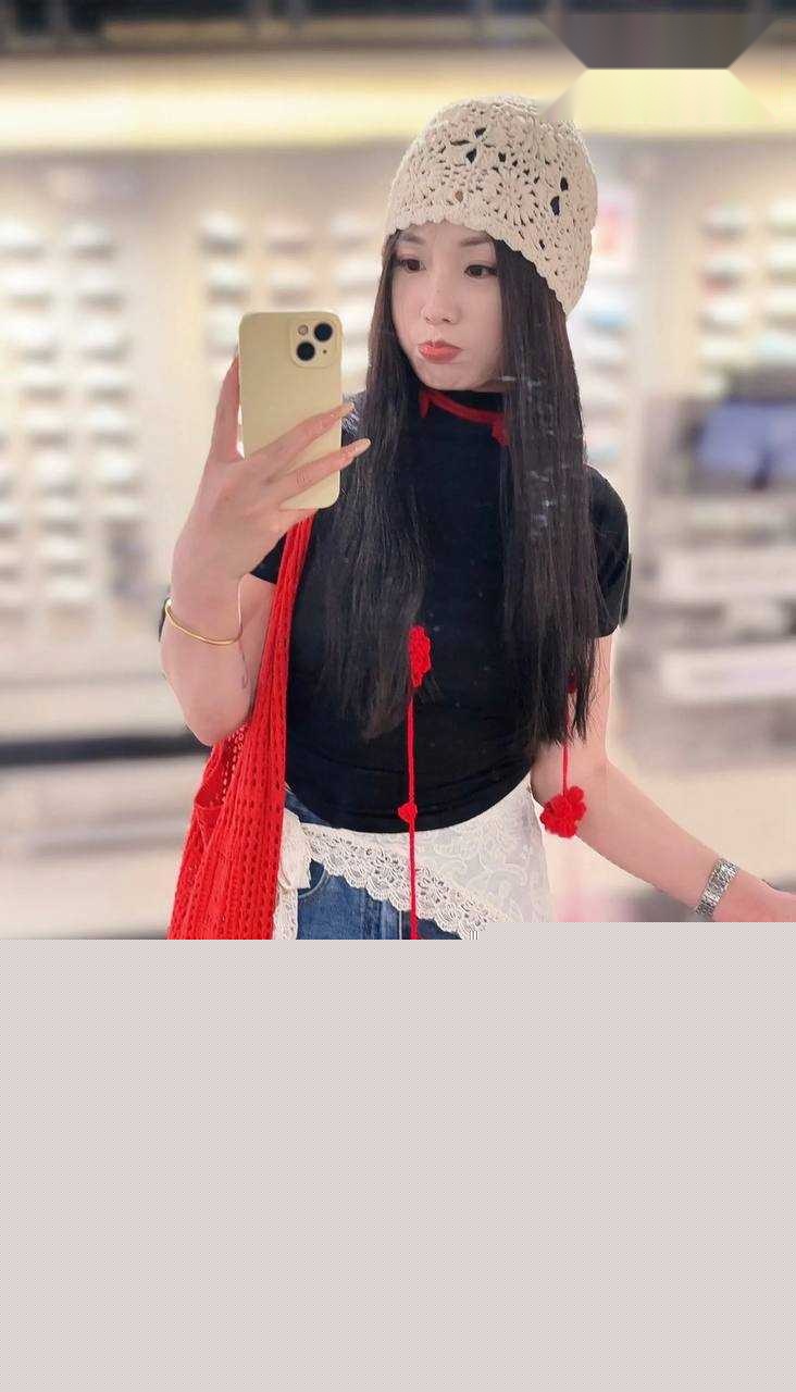 万岁山网红蓝狐狸37.jpg 万岁山网红蓝狐狸37.jpg