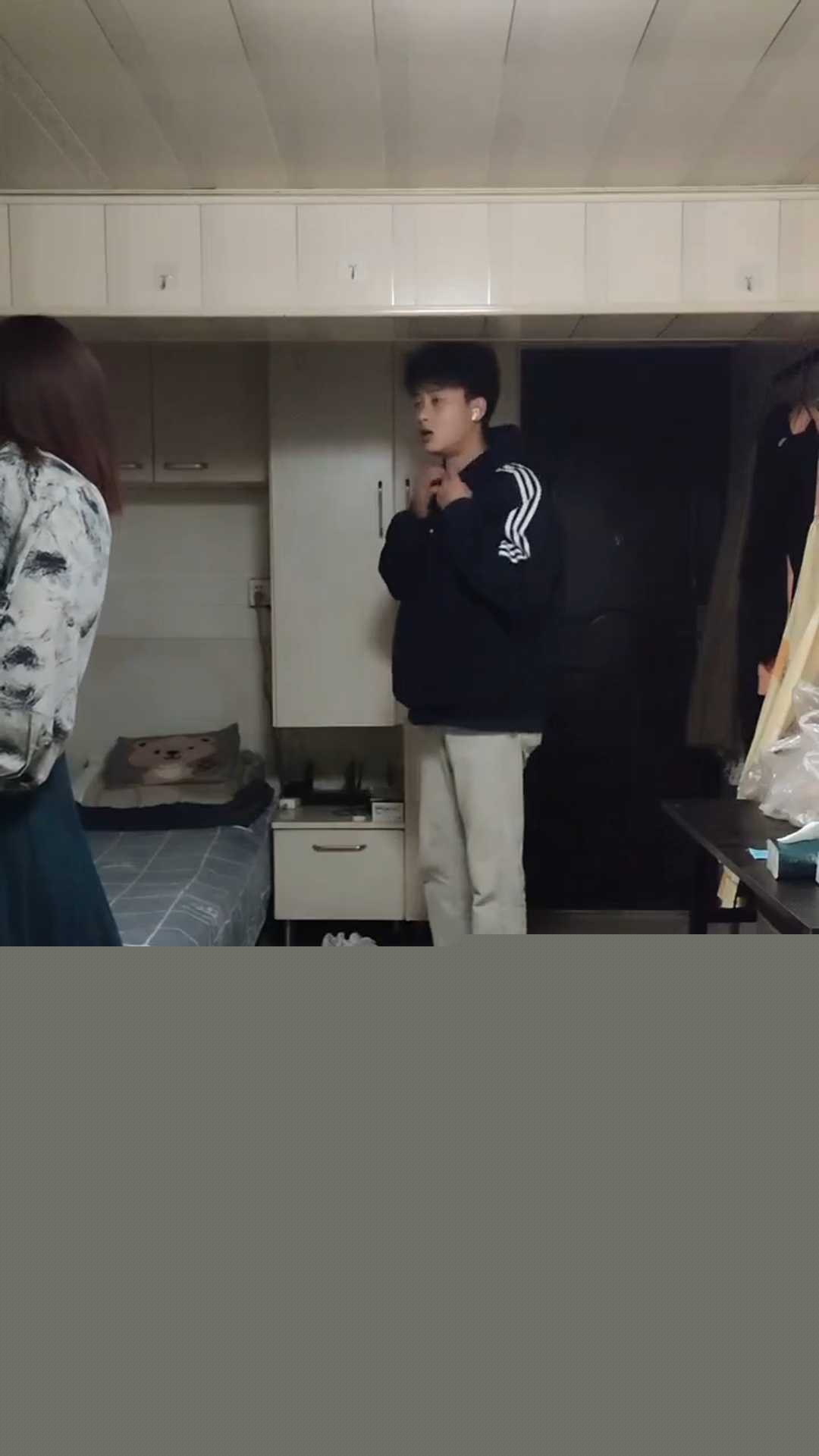 南京红姐事件之薄肌耳机男孩 2