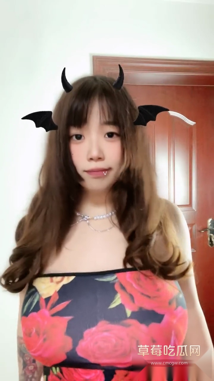 头条竖.00045718.Still038