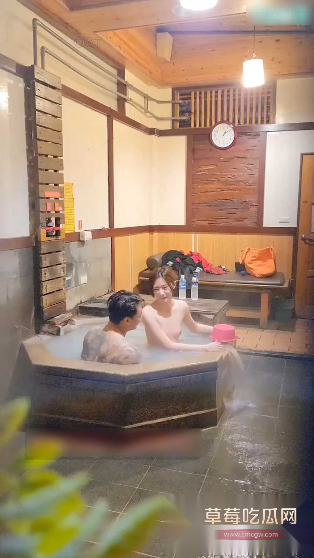 情侣洗澡偷拍 1 情侣洗澡偷拍 1