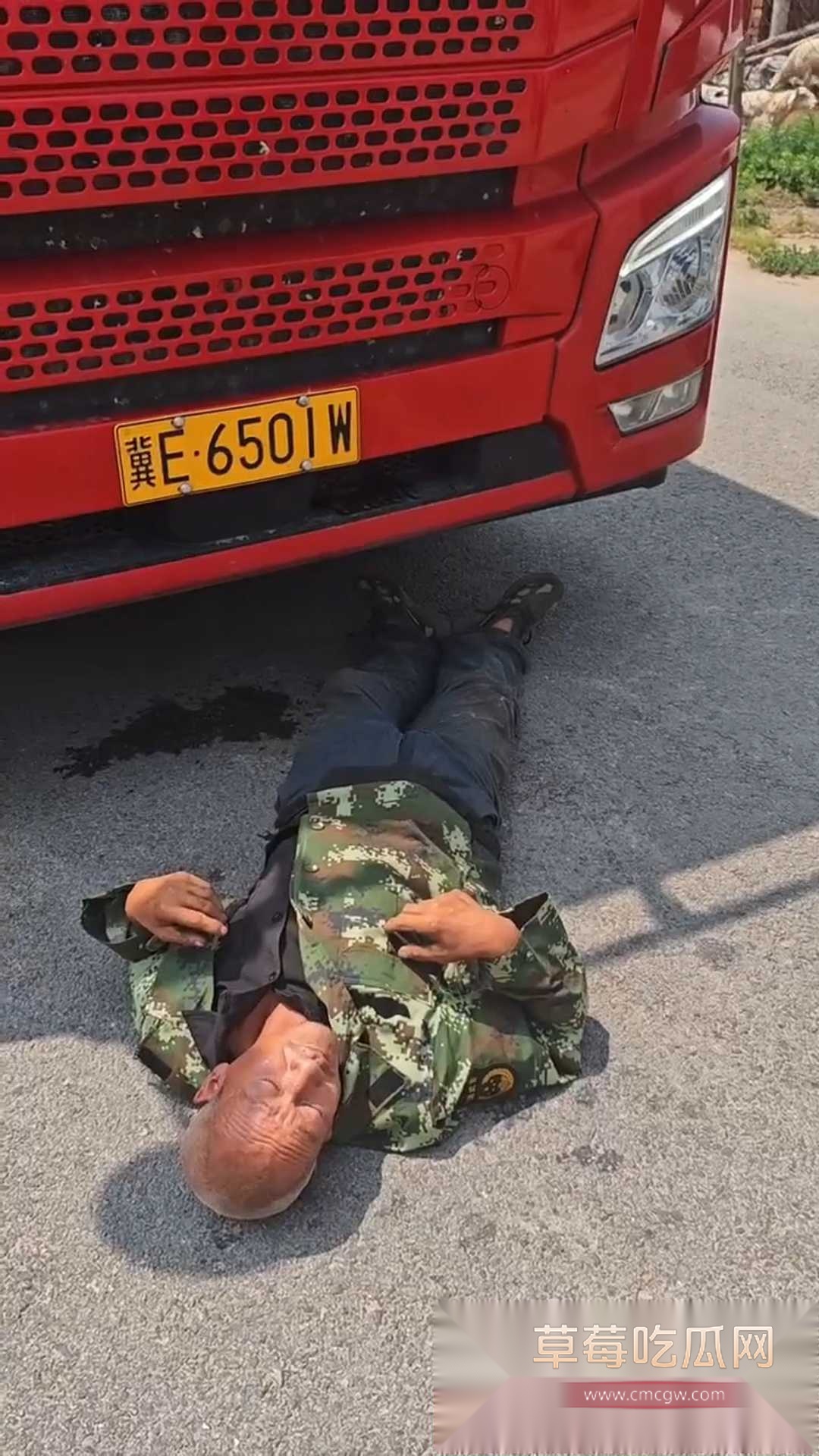 内蒙包头大爷碰瓷全过程 3 内蒙包头大爷碰瓷全过程 3