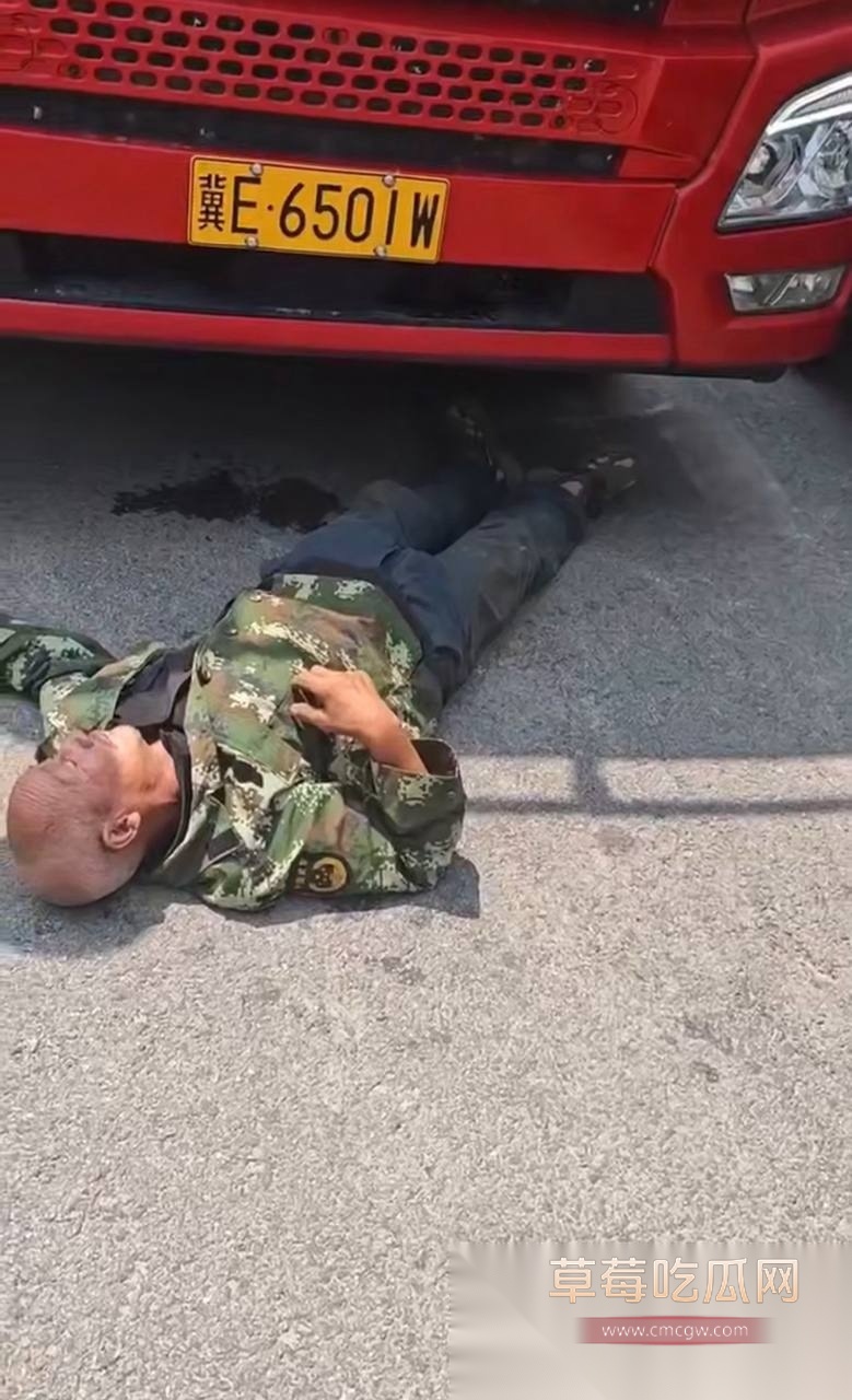 内蒙包头大爷碰瓷全过程 5 内蒙包头大爷碰瓷全过程 5