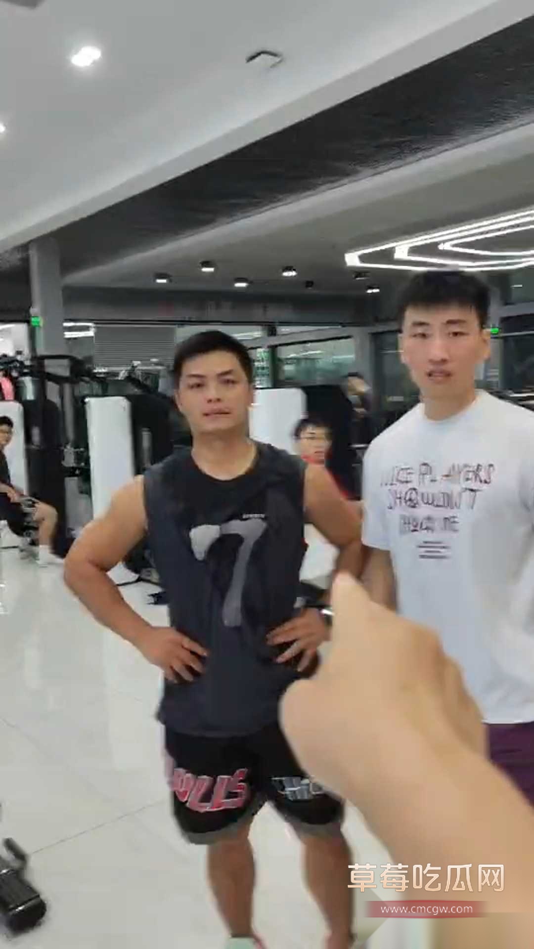 健身教练 勾引别人老婆 1 健身教练 勾引别人老婆 1