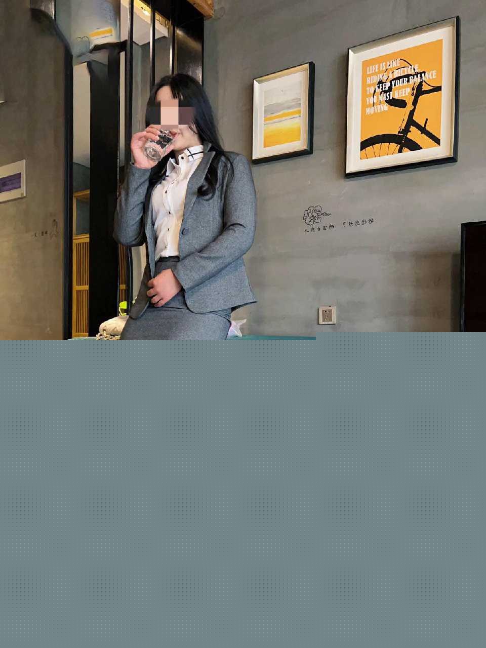 70分钟原创和销售亲姐温泉做爱 2